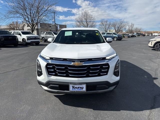 Used 2025 Chevrolet Equinox LT AWD/4WD image 2
