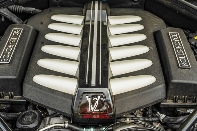 Used 2016 Rolls-Royce Dawn RWD image 28