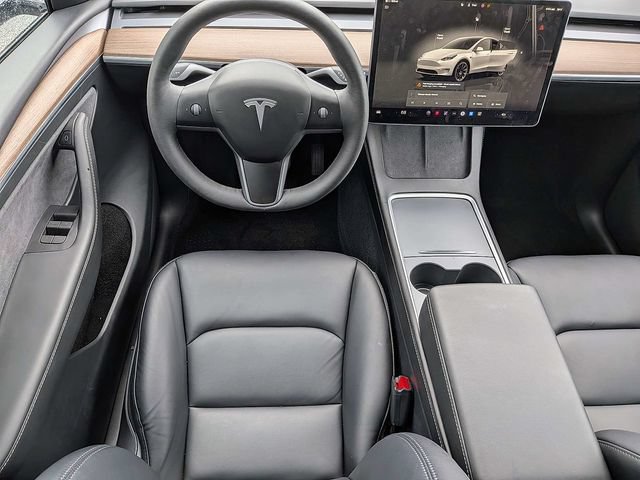 Used 2024 Tesla Model Y Long Range AWD/4WD image 17