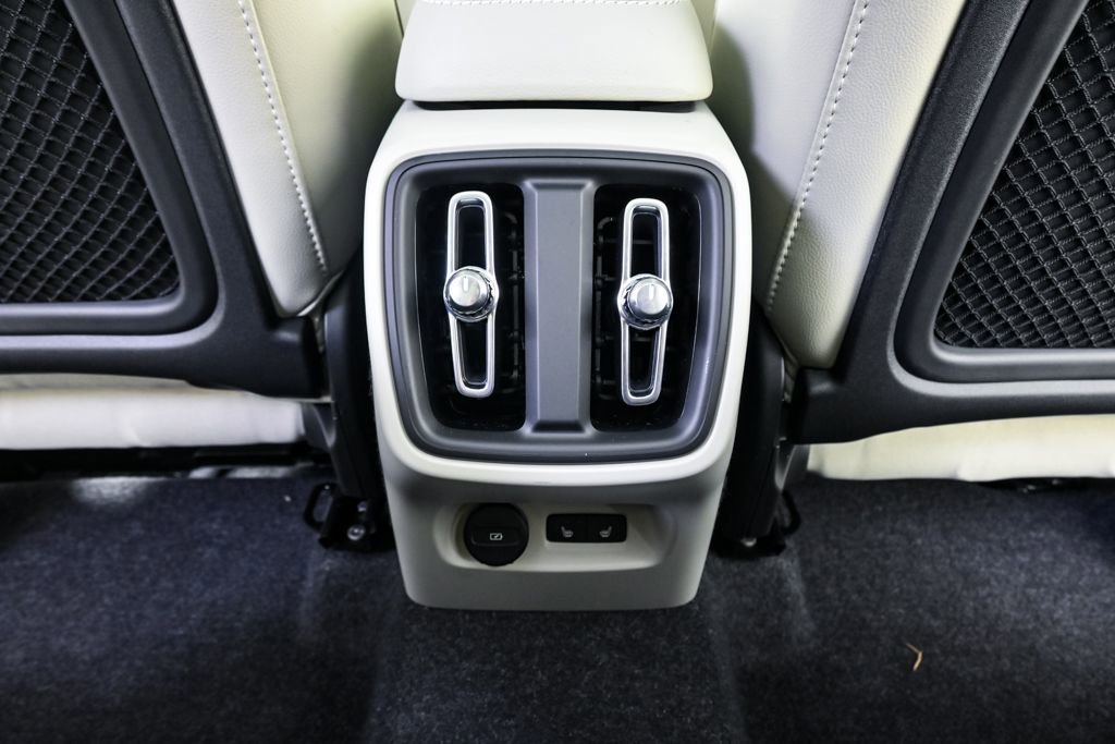 New 2026 Volvo XC40 B5 Plus w/ Protection Package Premier image 19