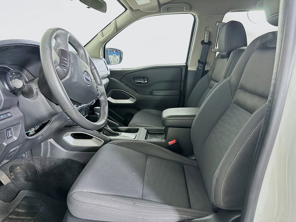 Used 2024 Nissan Frontier SV w/ Technology Package image 8