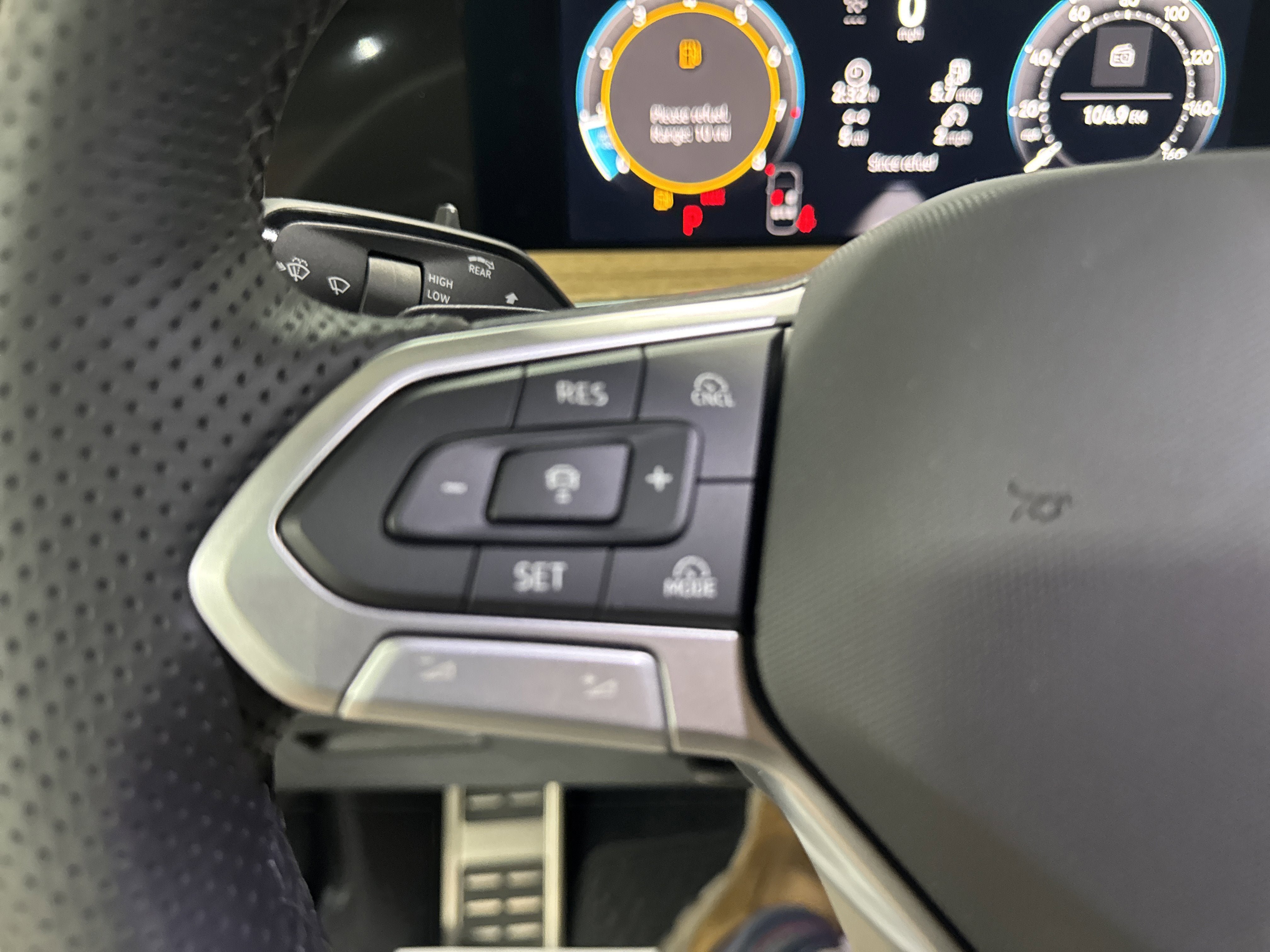 New 2026 Volkswagen Tiguan SEL R-Line AWD/4WD image 21