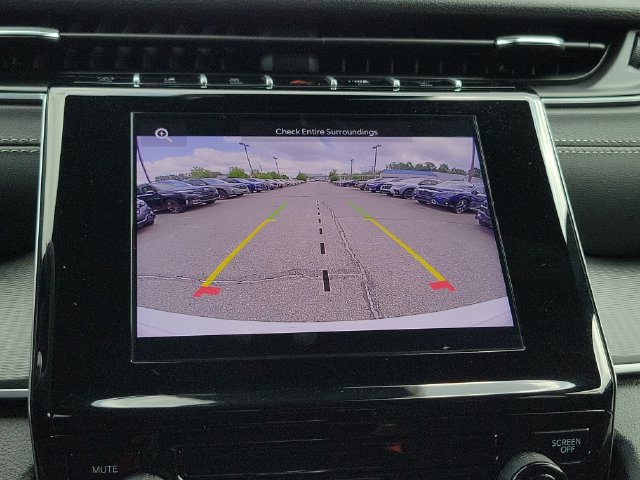 Certified 2025 Jeep Grand Cherokee Laredo AWD/4WD image 30