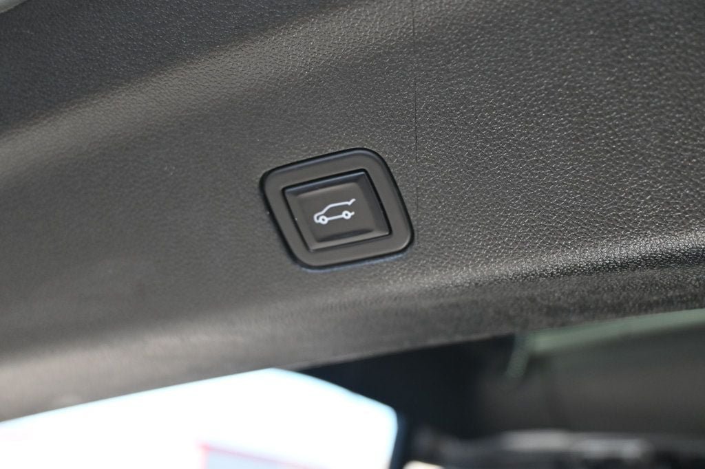 Used 2023 Chevrolet Suburban Premier RWD image 24