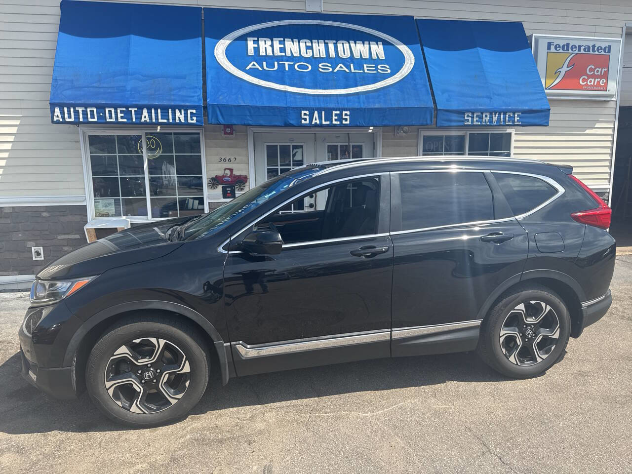 Used 2017 Honda CR-V Touring image 2