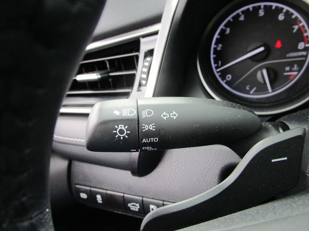 Used 2023 Toyota Camry SE w/ Convenience Package image 24