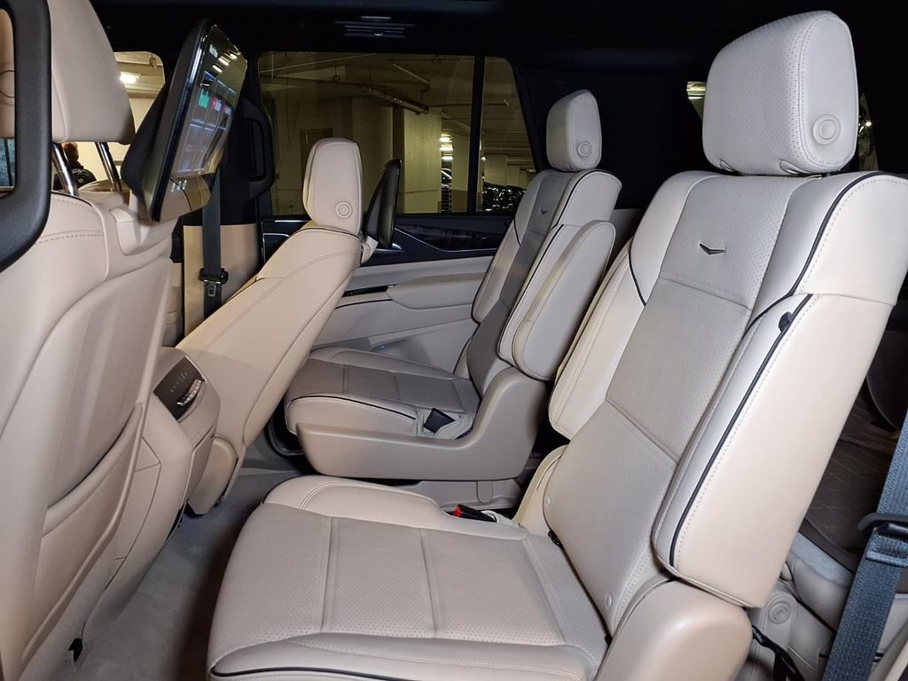 Used 2023 Cadillac Escalade Premium Luxury w/ LPO, Radiant Package AWD/4WD image 19