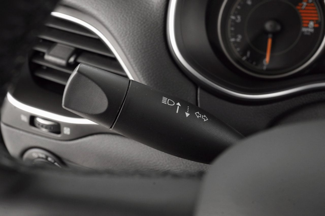 Used 2020 Jeep Cherokee Trailhawk w/ Cold Weather Group image 16