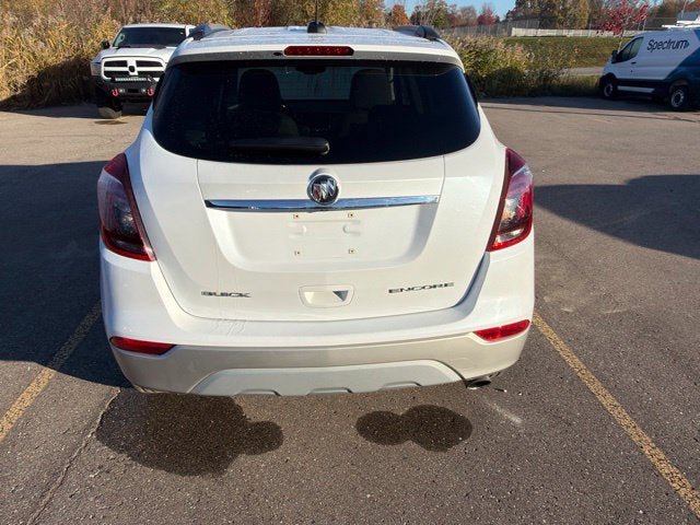 Used 2018 Buick Encore Essence w/ Experience Buick Package FWD image 12