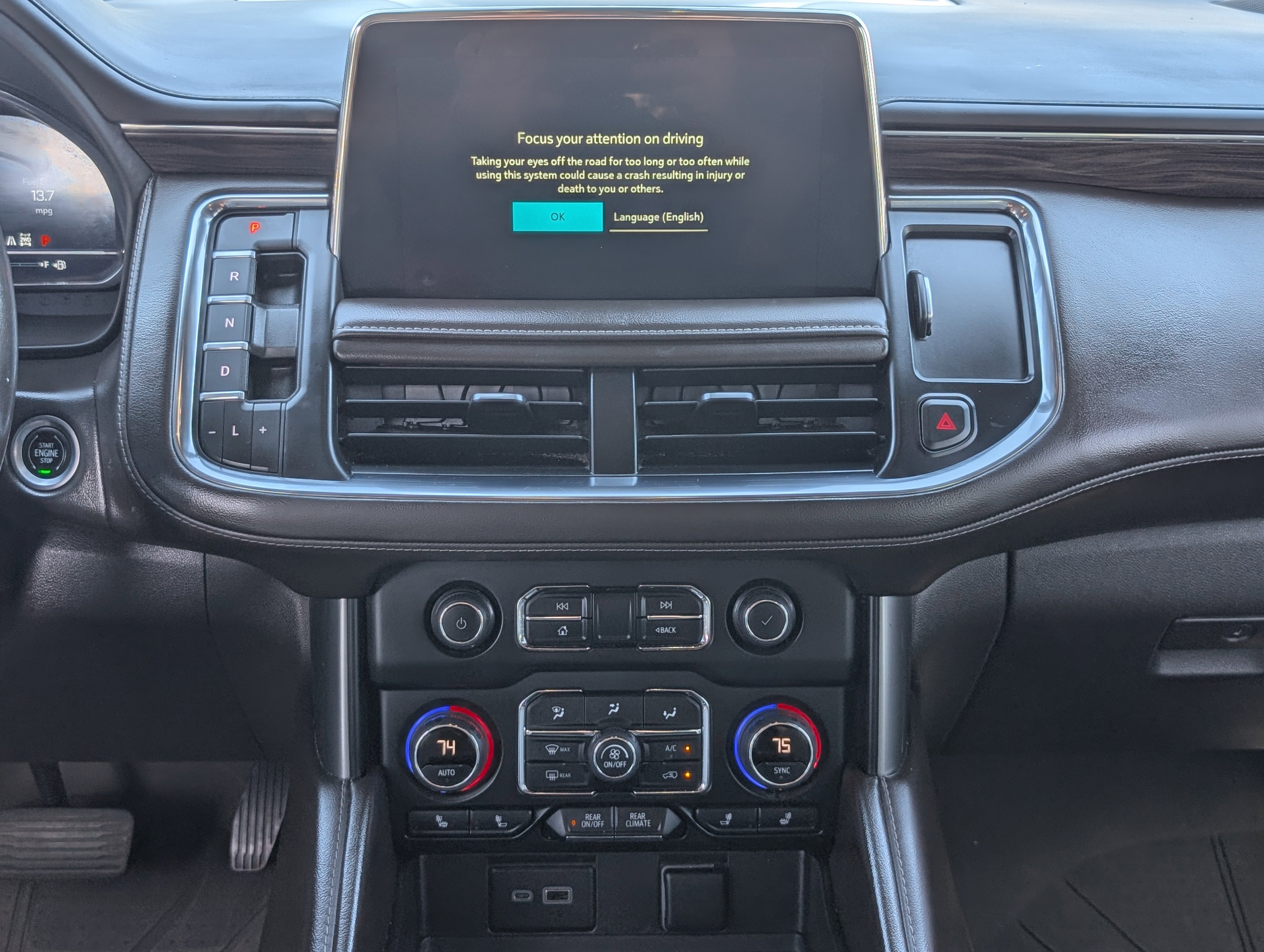 Used 2022 Chevrolet Tahoe Z71 w/ Luxury Package AWD/4WD image 18