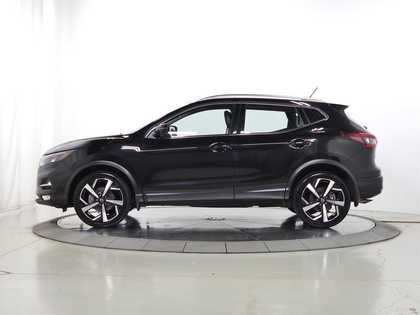 Used 2020 Nissan Rogue Sport SL w/ Premium Package AWD/4WD image 4