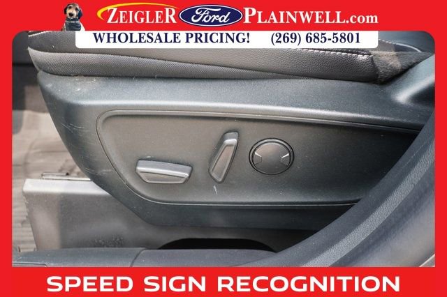 Used 2022 Ford Escape SEL image 18