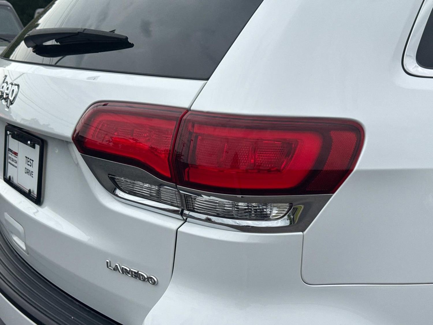 Used 2021 Jeep Grand Cherokee Laredo X RWD image 12