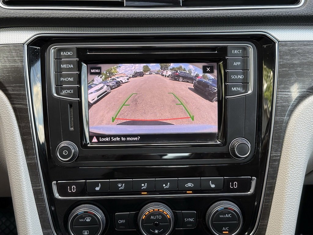 Used 2018 Volkswagen Passat 2.0T SE image 31