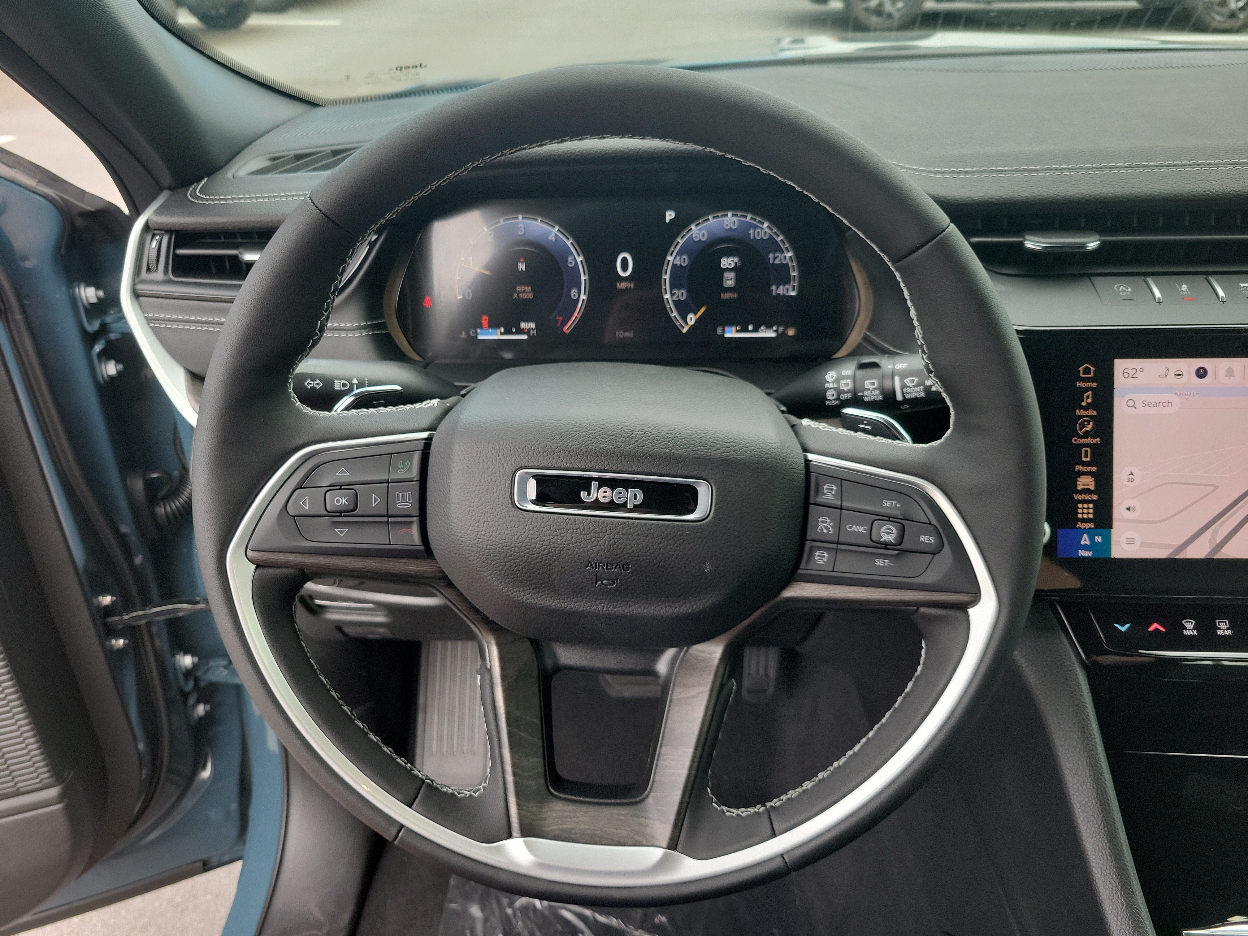 New 2027 Jeep Grand Cherokee L Limited RWD image 16