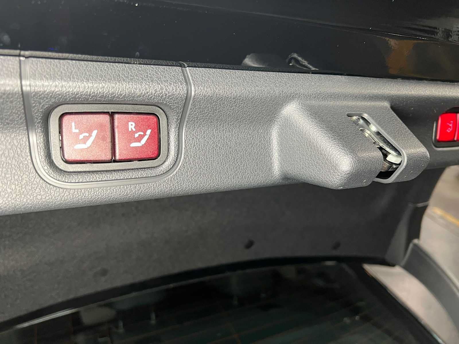 Certified 2026 Mercedes-Benz EQE 320 4MATIC Sedan image 18