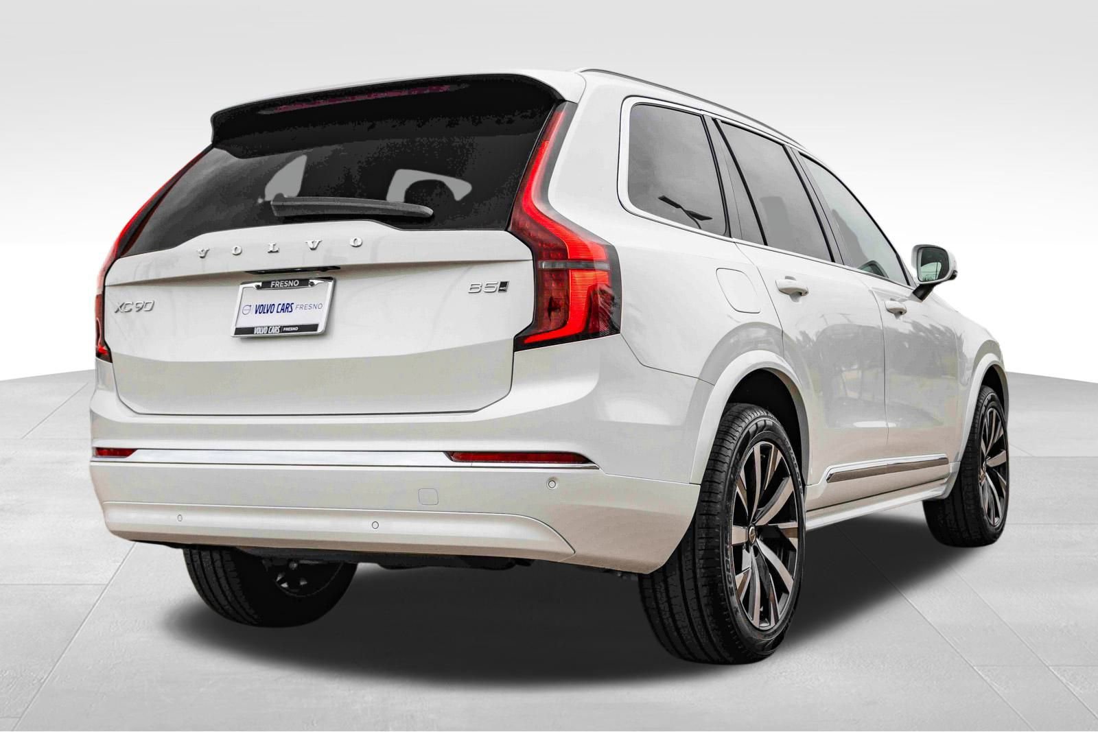 New 2026 Volvo XC90 B5 Core image 5