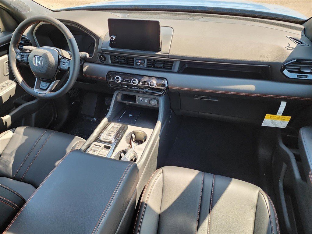 Used 2025 Honda Pilot TrailSport image 25