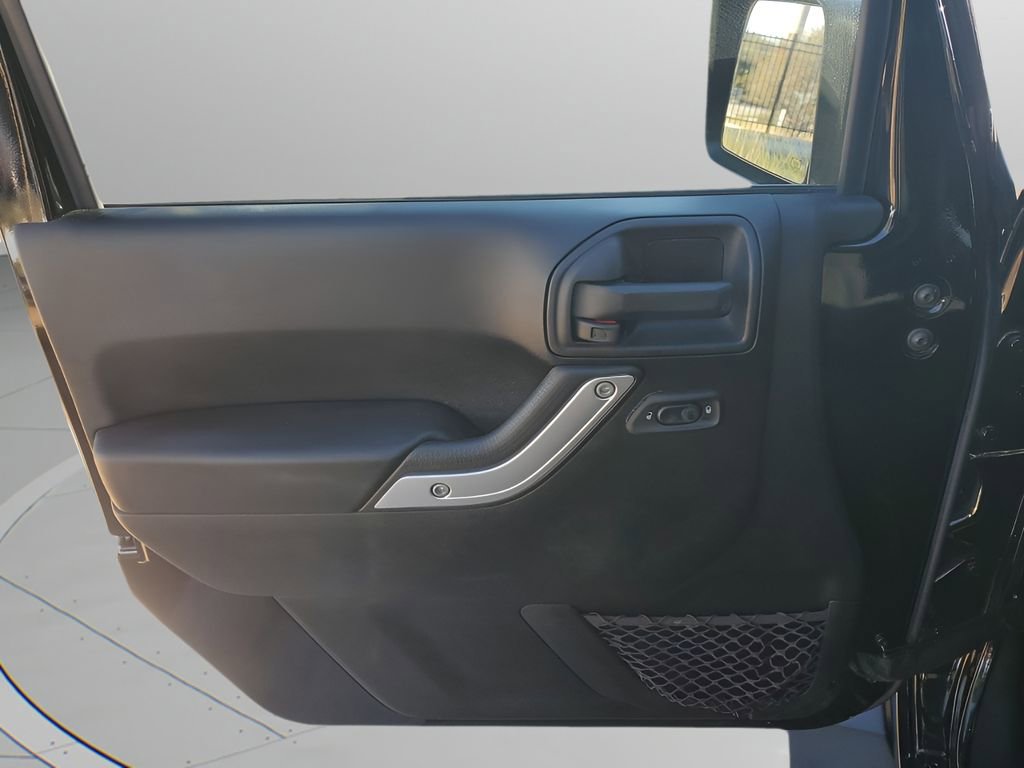 Used 2018 Jeep Wrangler Unlimited Sahara image 26