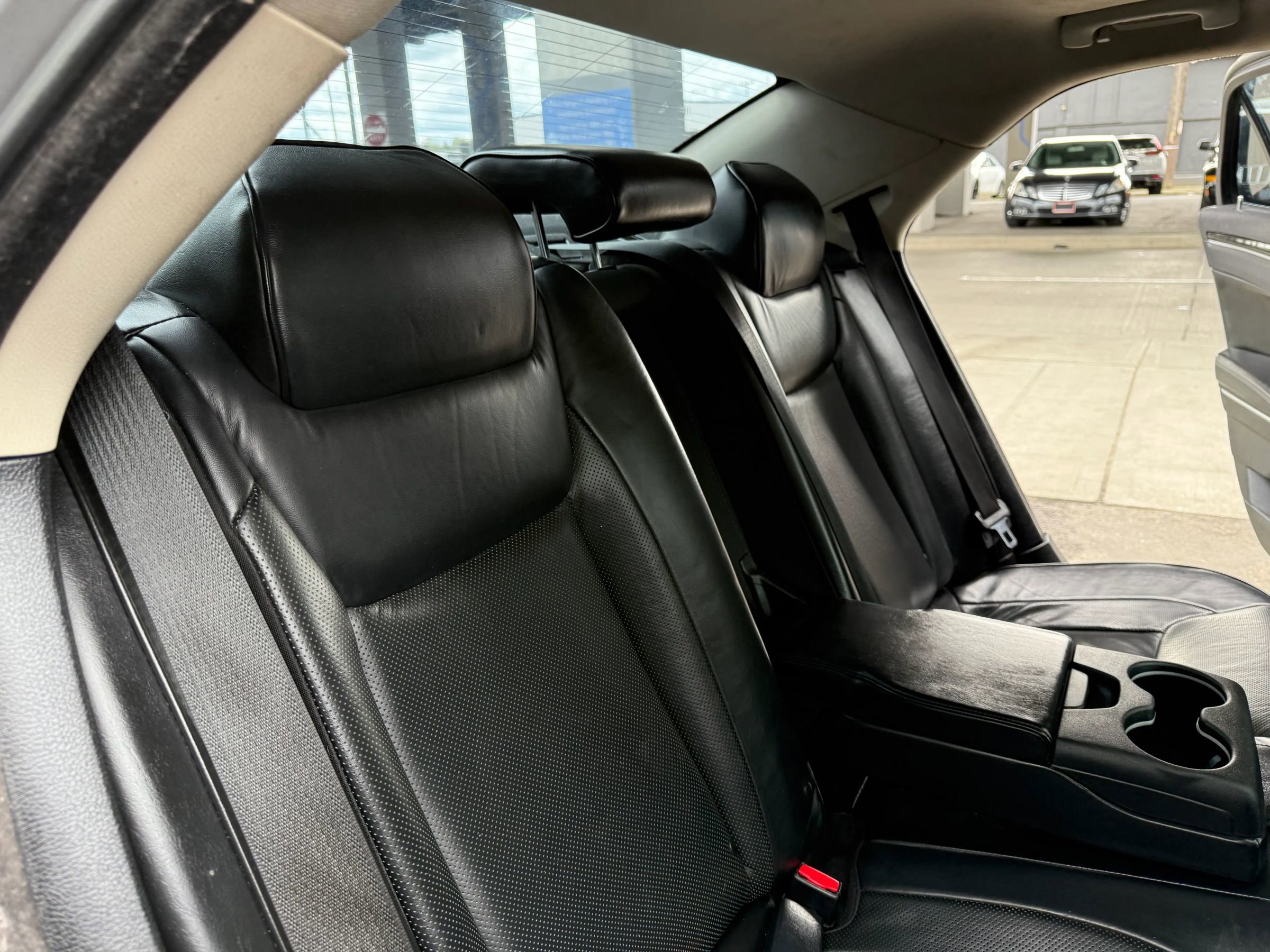 Used 2016 Chrysler 300 C w/ Safetytec Plus Group AWD/4WD image 21