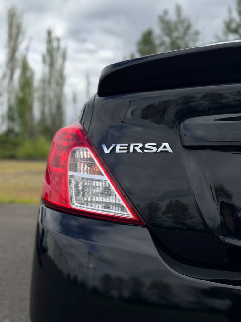 Used 2019 Nissan Versa SV FWD image 31