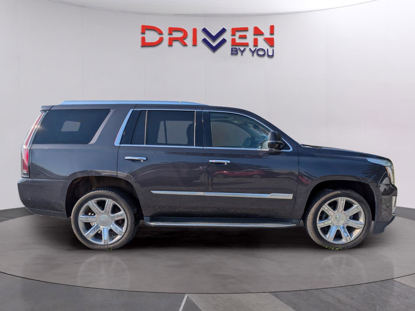 Used 2018 Cadillac Escalade Luxury RWD image 6