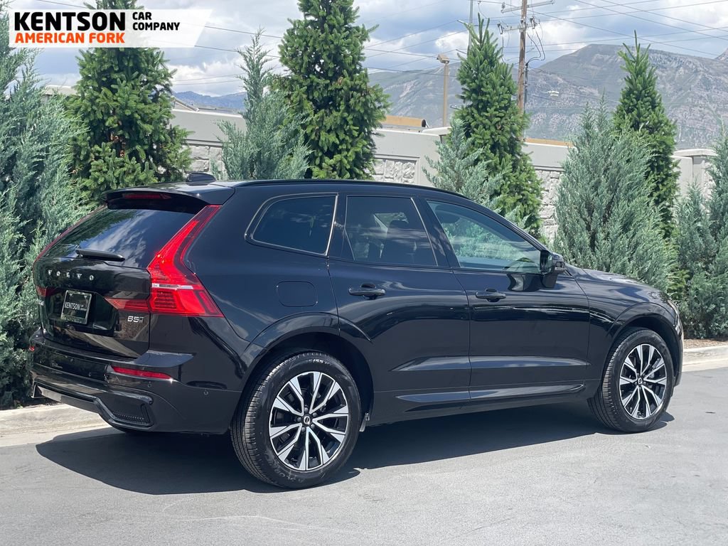 Used 2025 Volvo XC60 B5 Plus AWD/4WD image 9