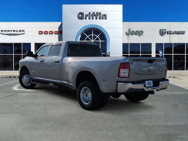 Used 2022 RAM 3500 Tradesman w/ Chrome Appearance Group image 9