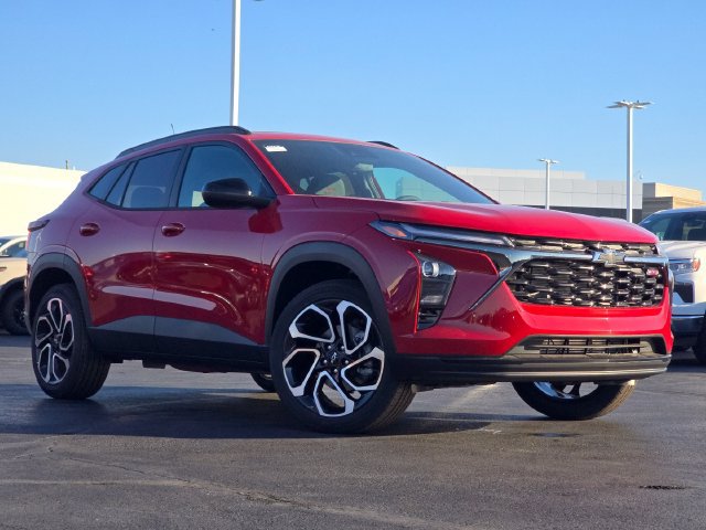 New 2026 Chevrolet Trax RS w/ Sunroof Package FWD image 2