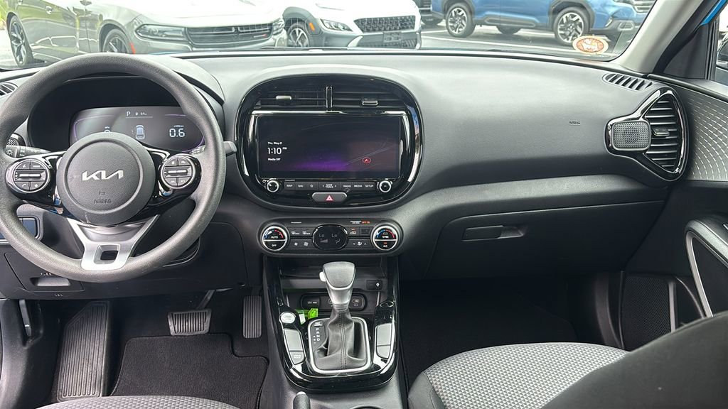 Used 2024 Kia Soul S FWD image 12
