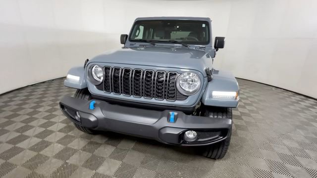 Used 2024 Jeep Wrangler Unlimited w/ Convenience Group AWD/4WD image 15