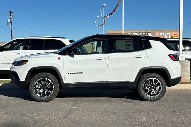 New 2026 Jeep Compass Trailhawk w/ Sun, Sound & Navigation Group AWD/4WD image 12
