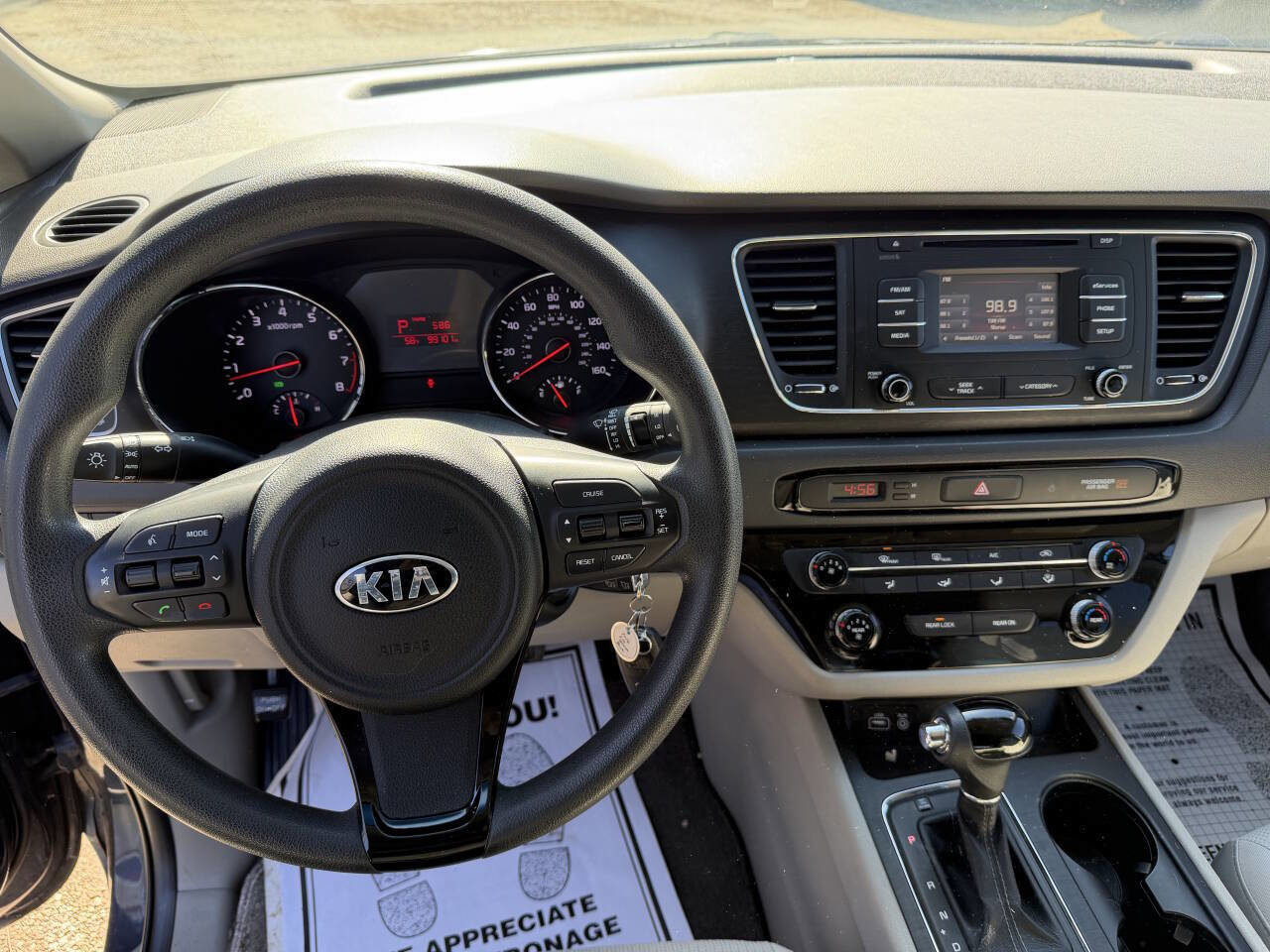 Used 2016 Kia Sedona LX w/ LX Convenience Package FWD image 11