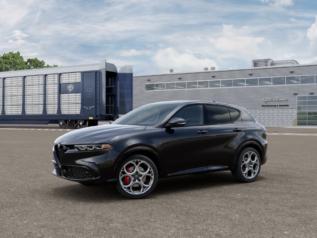New 2025 Alfa Romeo Tonale w/ Premium Package AWD/4WD image 2