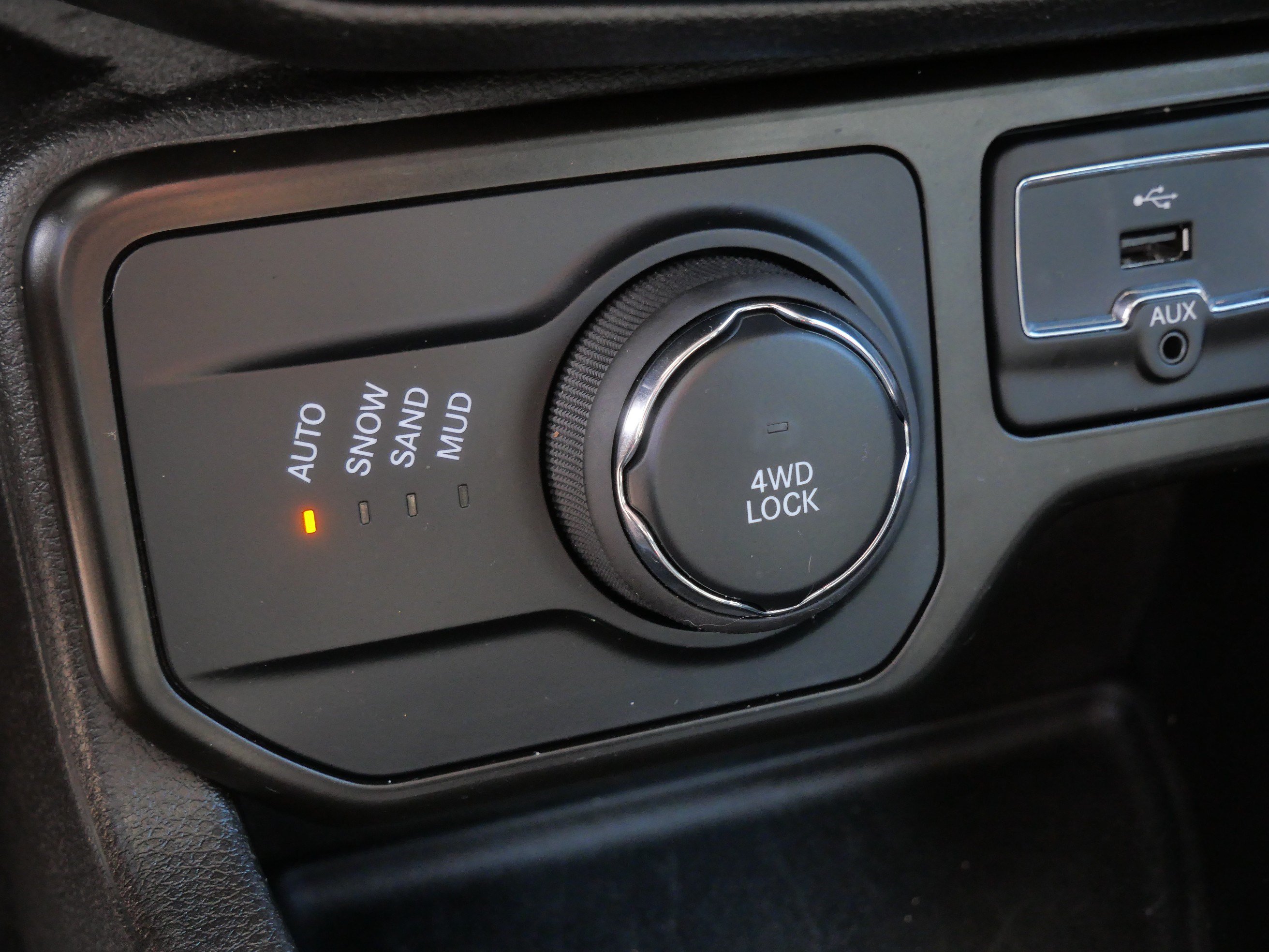 Used 2020 Jeep Renegade Limited w/ Trailer Tow Group AWD/4WD image 32