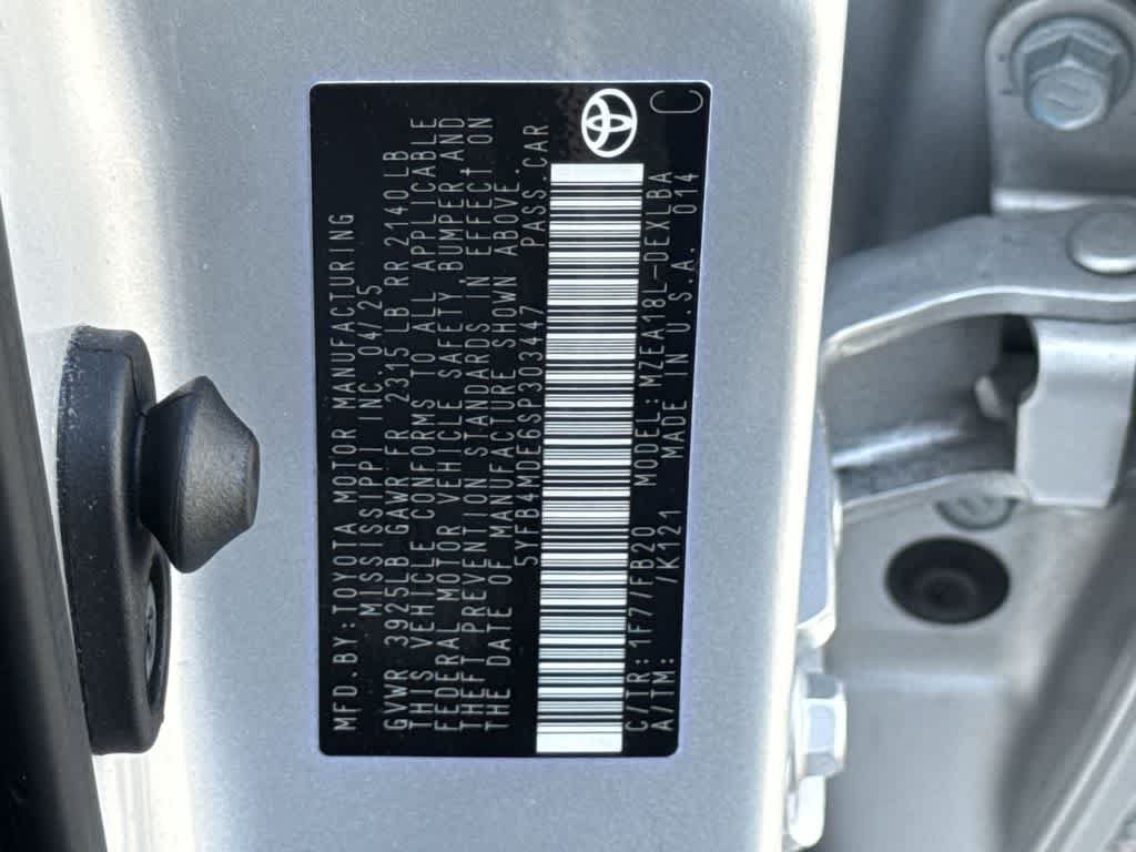 Used 2025 Toyota Corolla LE FWD image 29