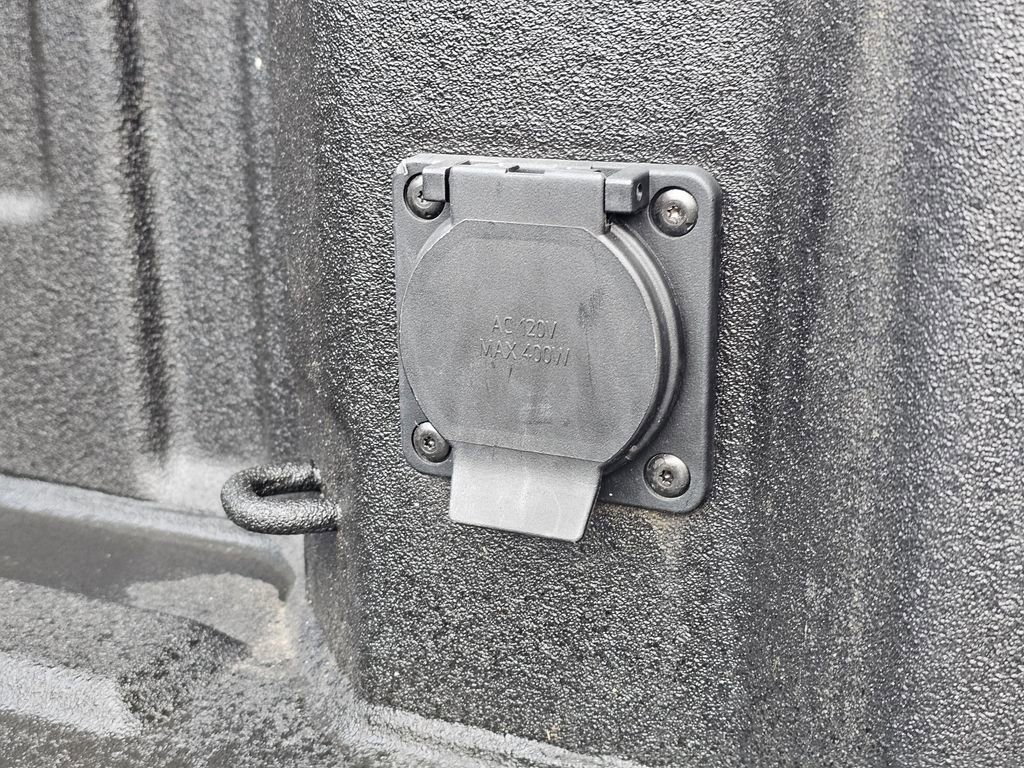 Used 2022 Chevrolet Silverado 1500 LTZ w/ LTZ Premium Package AWD/4WD image 14