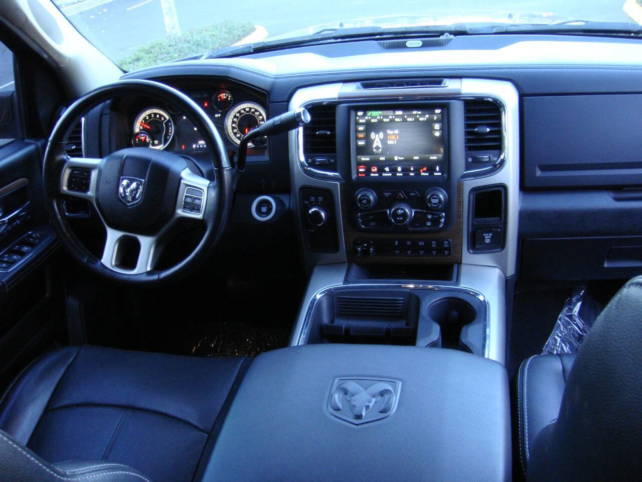 Used 2018 RAM 3500 Laramie w/ Convenience Group AWD/4WD image 18