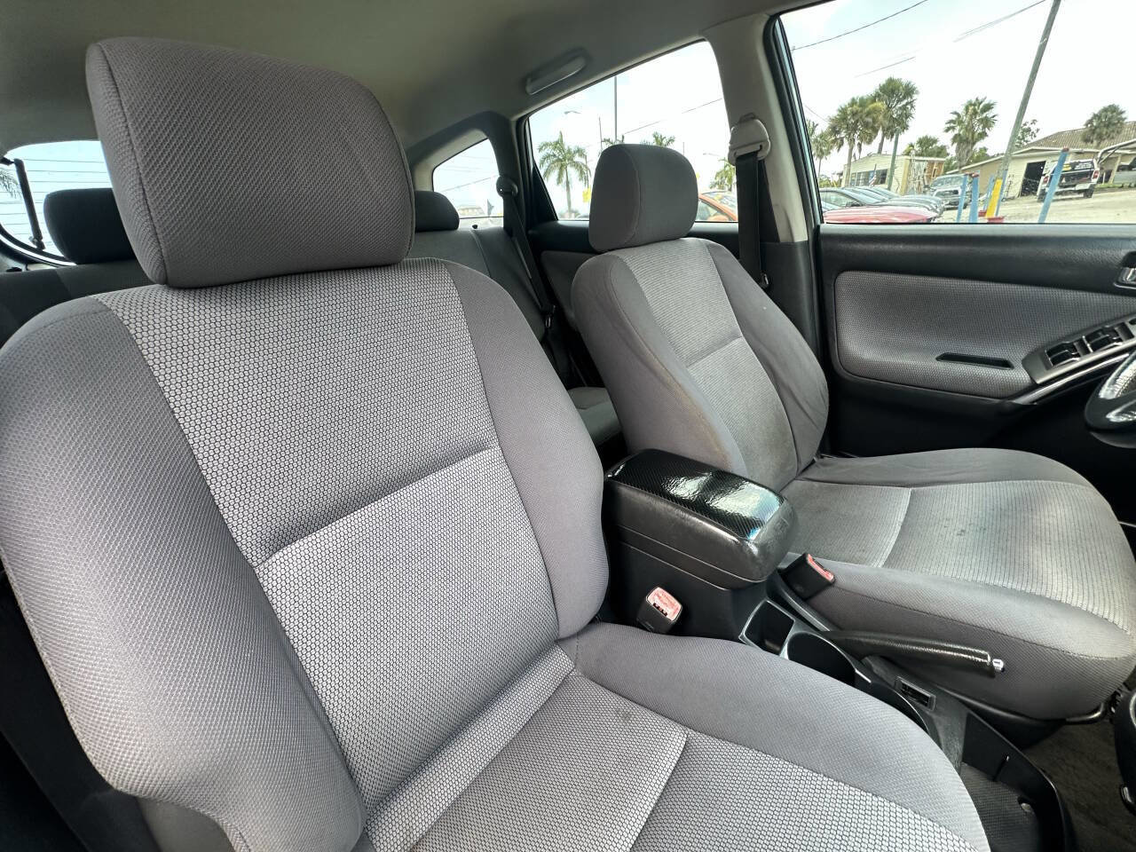 Used 2005 Toyota Matrix image 9