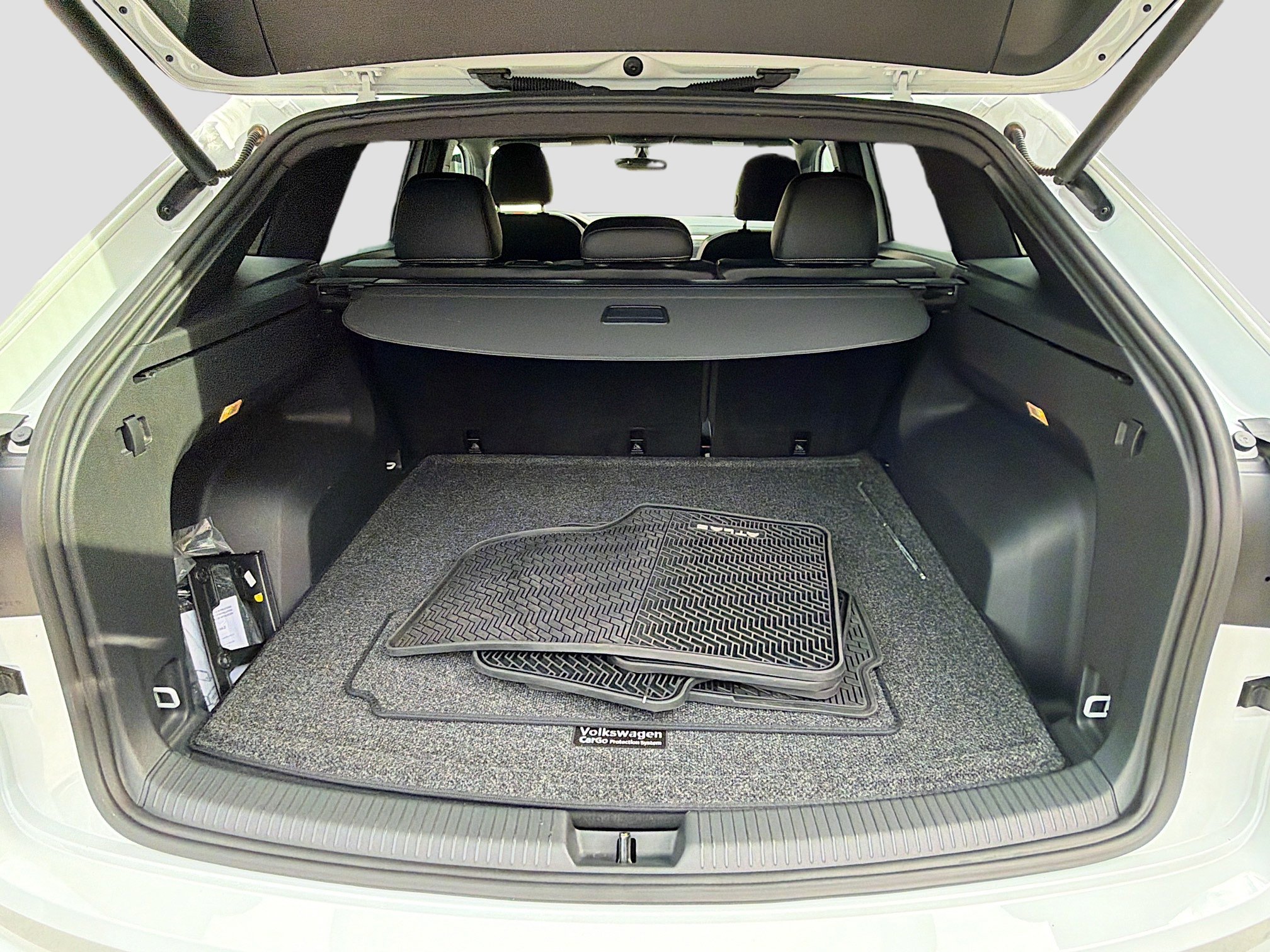 Certified 2022 Volkswagen Atlas Cross Sport SE image 26