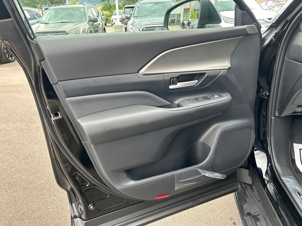 Used 2026 Toyota Grand Highlander FWD image 22
