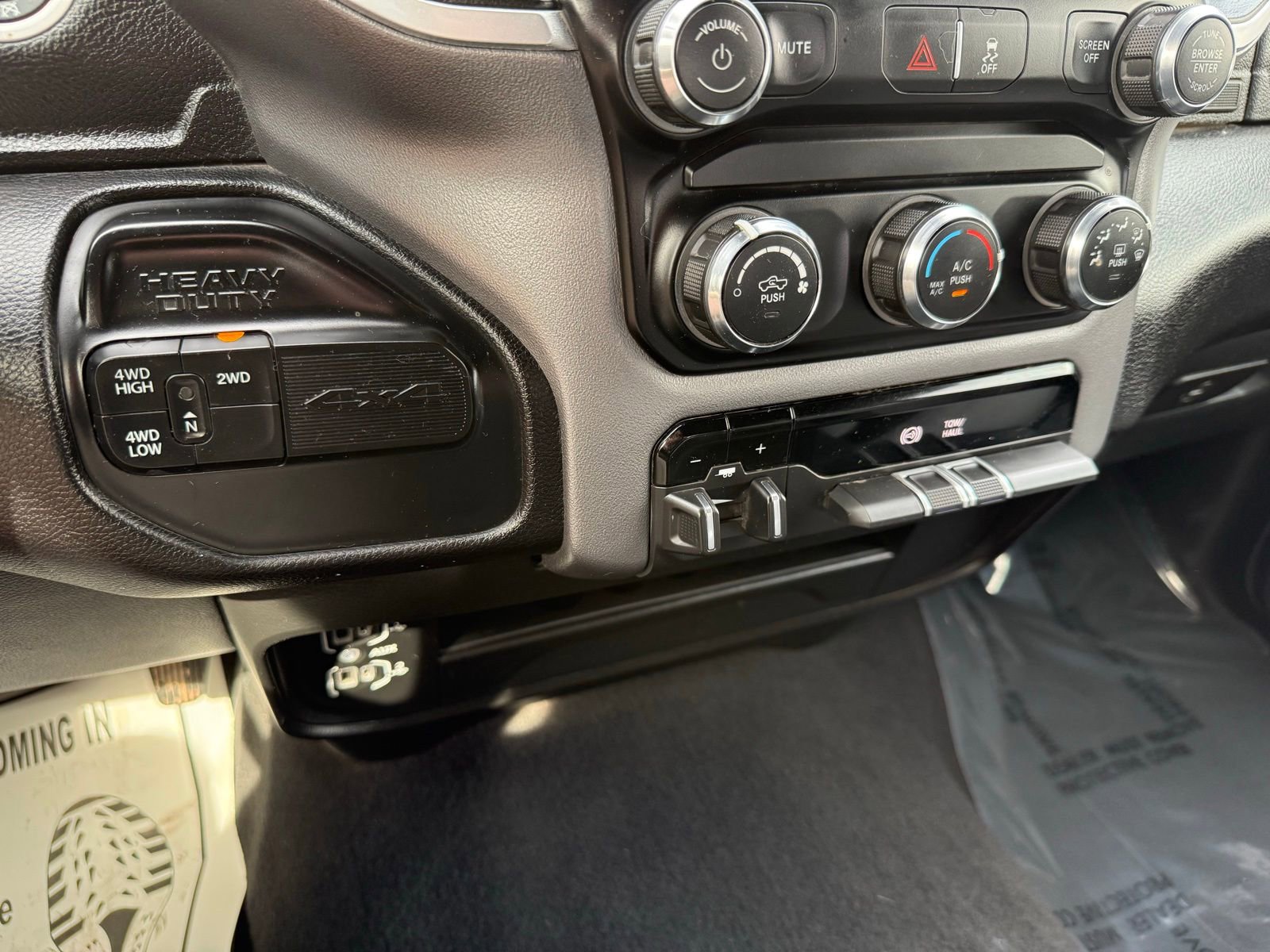 Used 2024 RAM 2500 Big Horn image 25