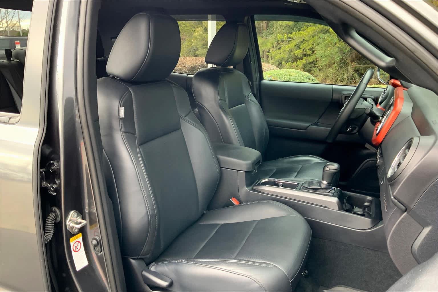 Used 2019 Toyota Tacoma TRD Sport w/ TRD Premium Sport Package RWD image 9