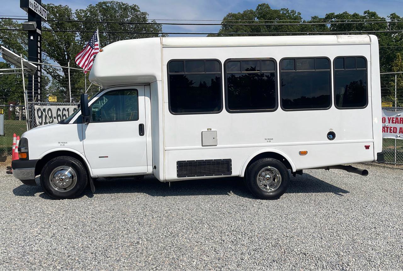 Used 2015 Chevrolet Express 3500 w/ Shuttle Bus Package RWD image 4