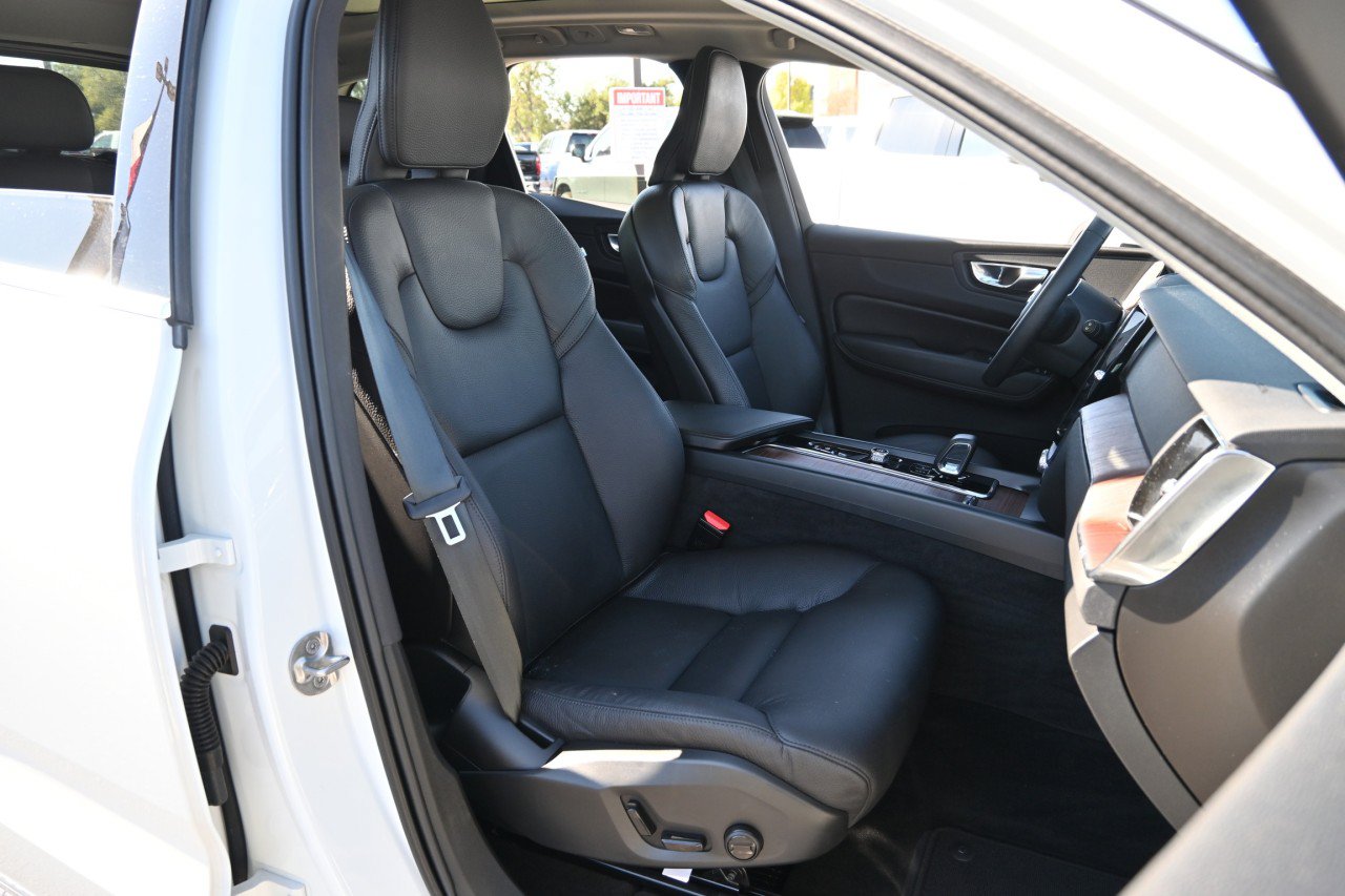 Used 2023 Volvo XC60 T8 Plus AWD/4WD image 26