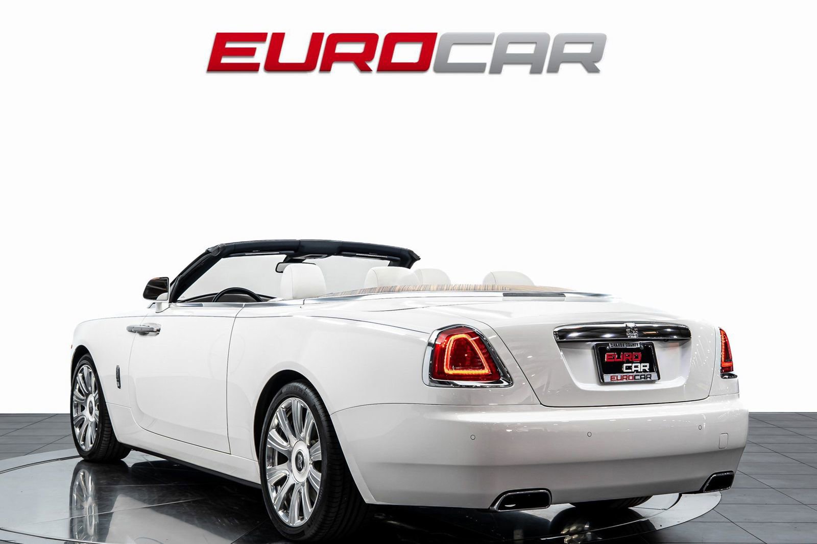 Used 2016 Rolls-Royce Dawn image 4