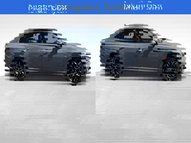 Used 2023 Volkswagen Arteon SE image 2