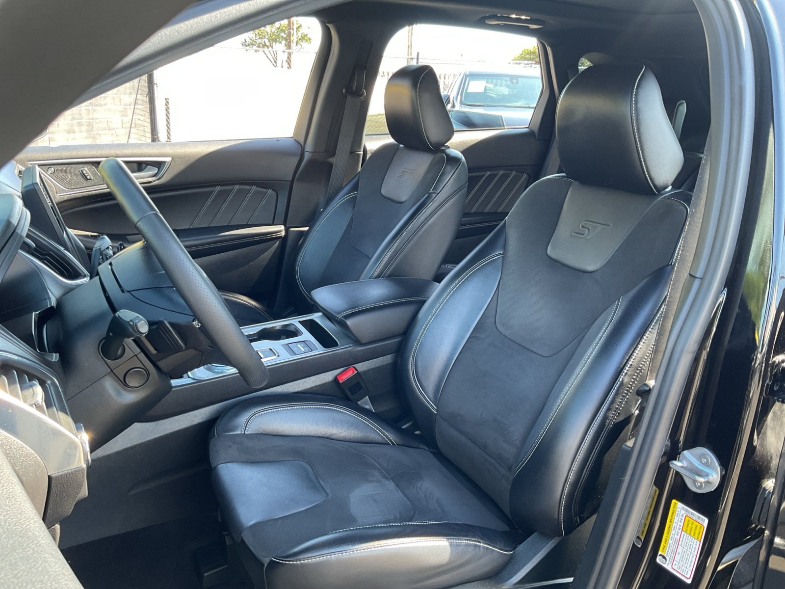 Used 2022 Ford Edge ST w/ Equipment Group 401A AWD/4WD image 18