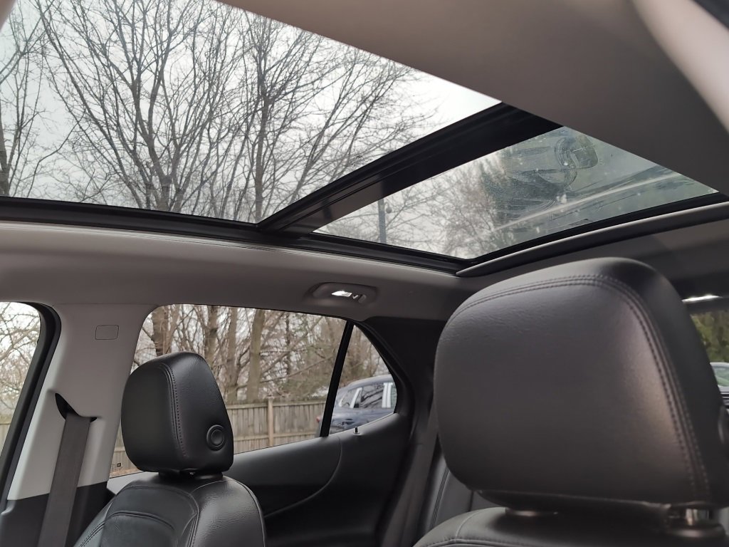 Used 2018 Chevrolet Equinox LT w/ Sun & Infotainment Package image 23