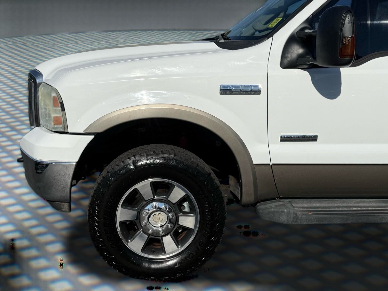 Used 2006 Ford F250 Lariat AWD/4WD image 6
